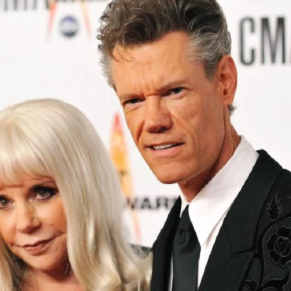 Exploring the Life of Elizabeth Hatcher-Travis: Randy Travis’ Former Wife and Trailblazer